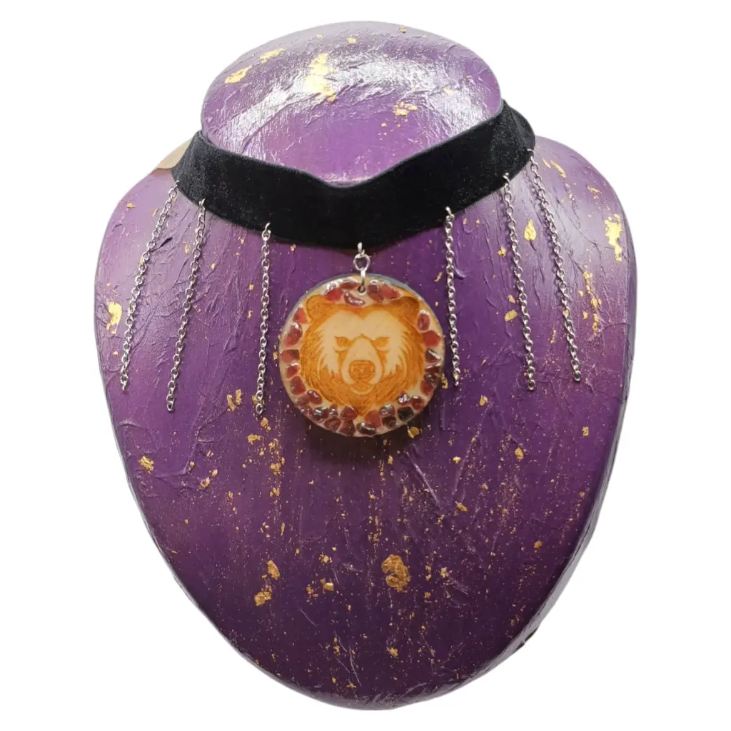 blacksoulcreations-nos-bijoux-fantaisie-pendentif-en-bois-grave-ours