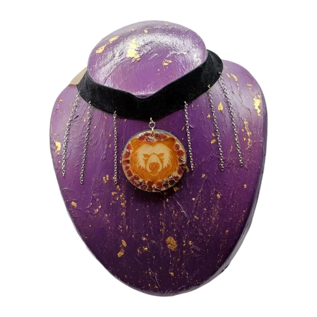 blacksoulcreations-nos-bijoux-fantaisie-pendentif-en-bois-grave-ours