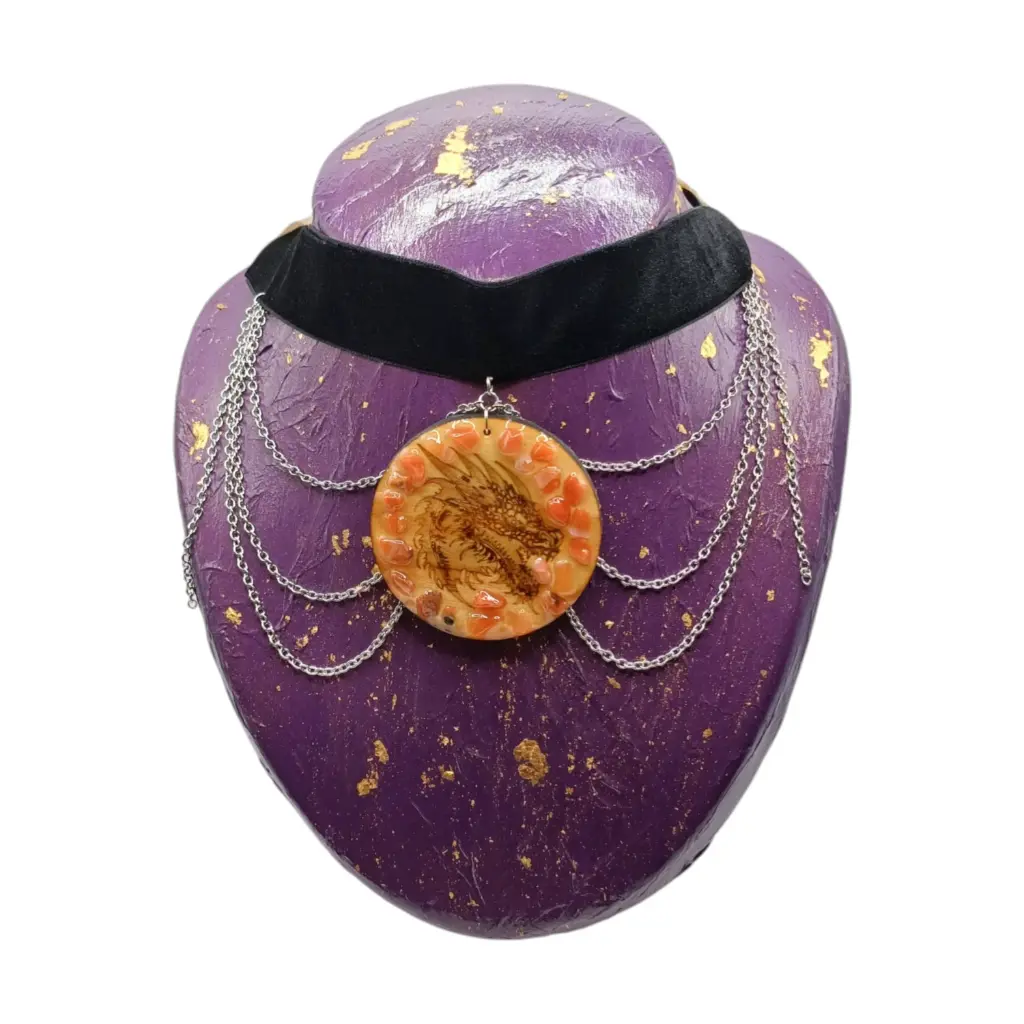blacksoulcreations-nos-bijoux-fantaisie-pendentif-en-bois-grave-dragon