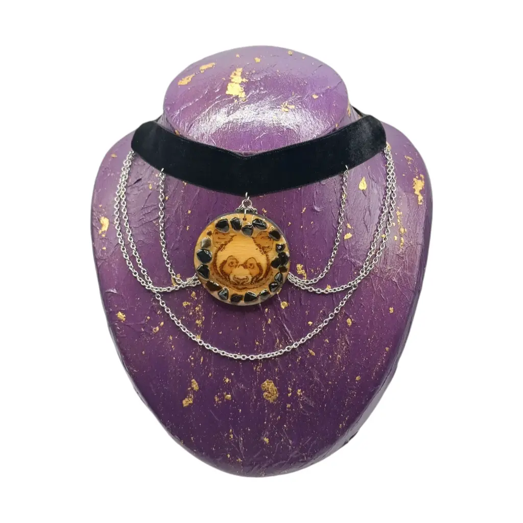 blacksoulcreations-nos-bijoux-fantaisie-pendentif-en-bois-grave-panda