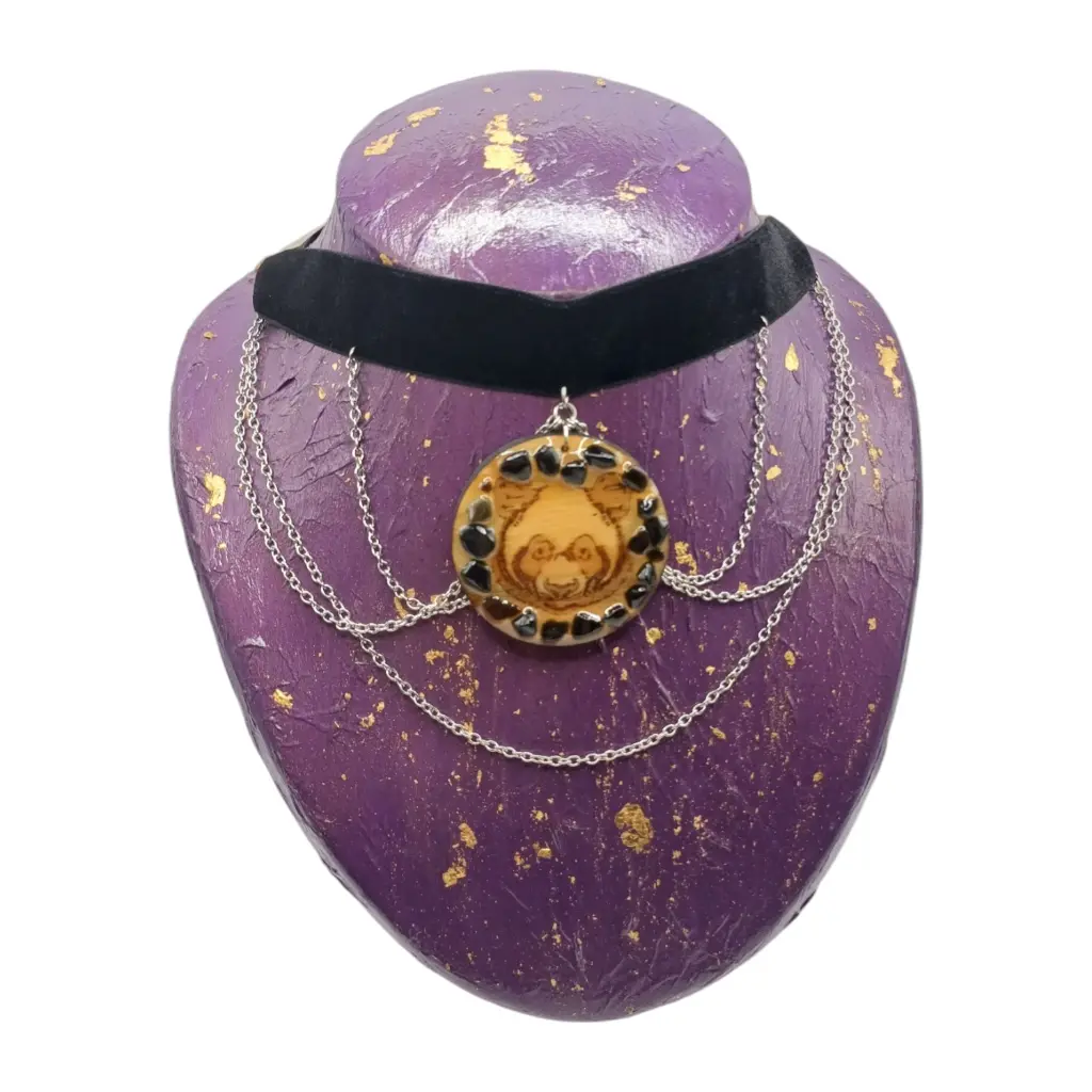 blacksoulcreations-nos-bijoux-fantaisie-pendentif-en-bois-grave-panda