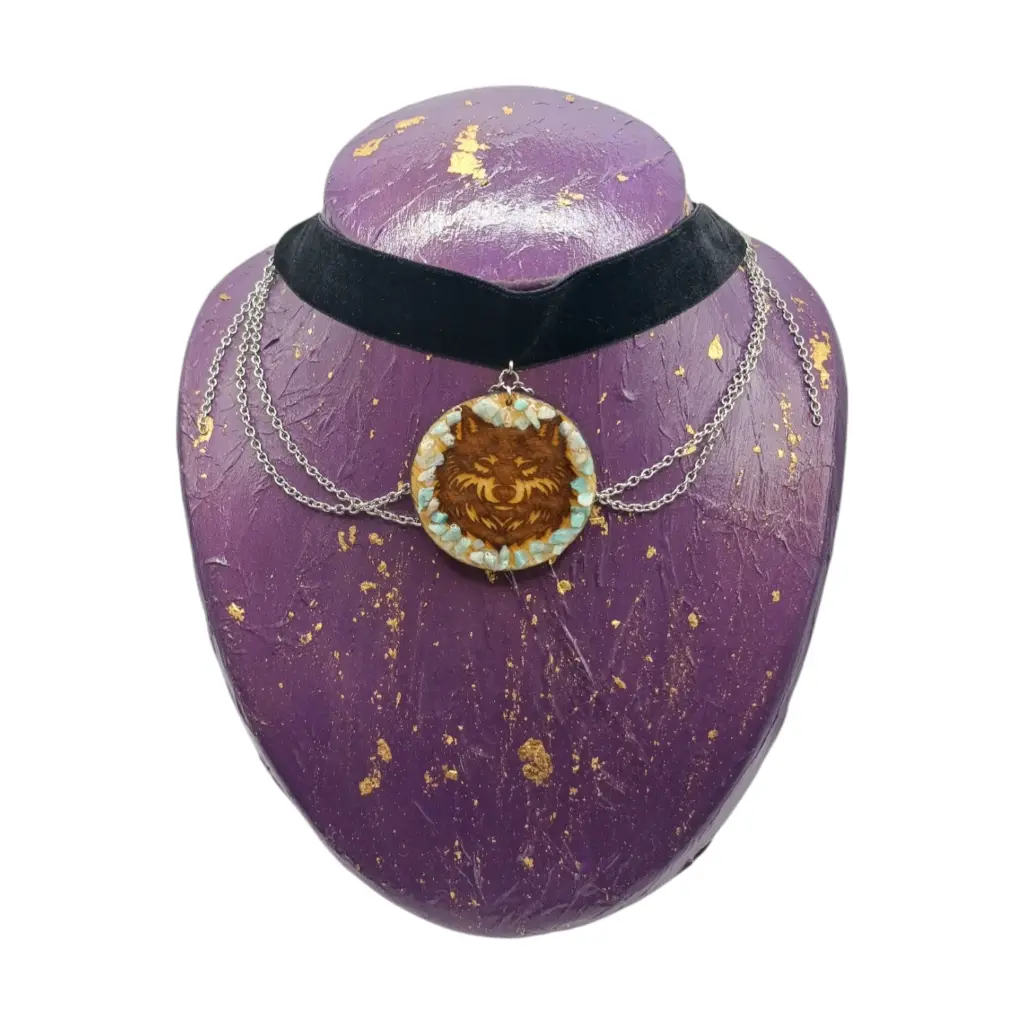 blacksoulcreations-nos-bijoux-fantaisie-pendentif-en-bois-grave-loup