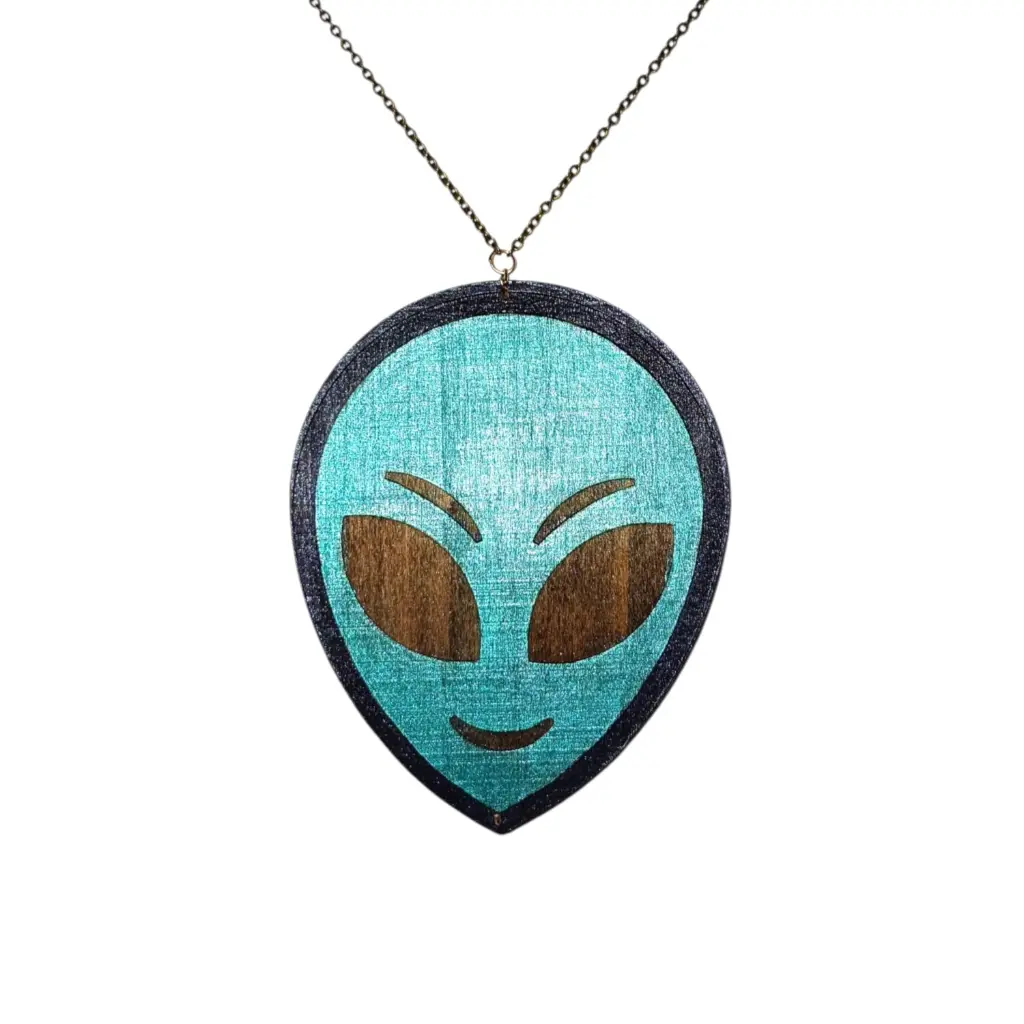 blacksoulcreations-decorations-en-bois-alien
