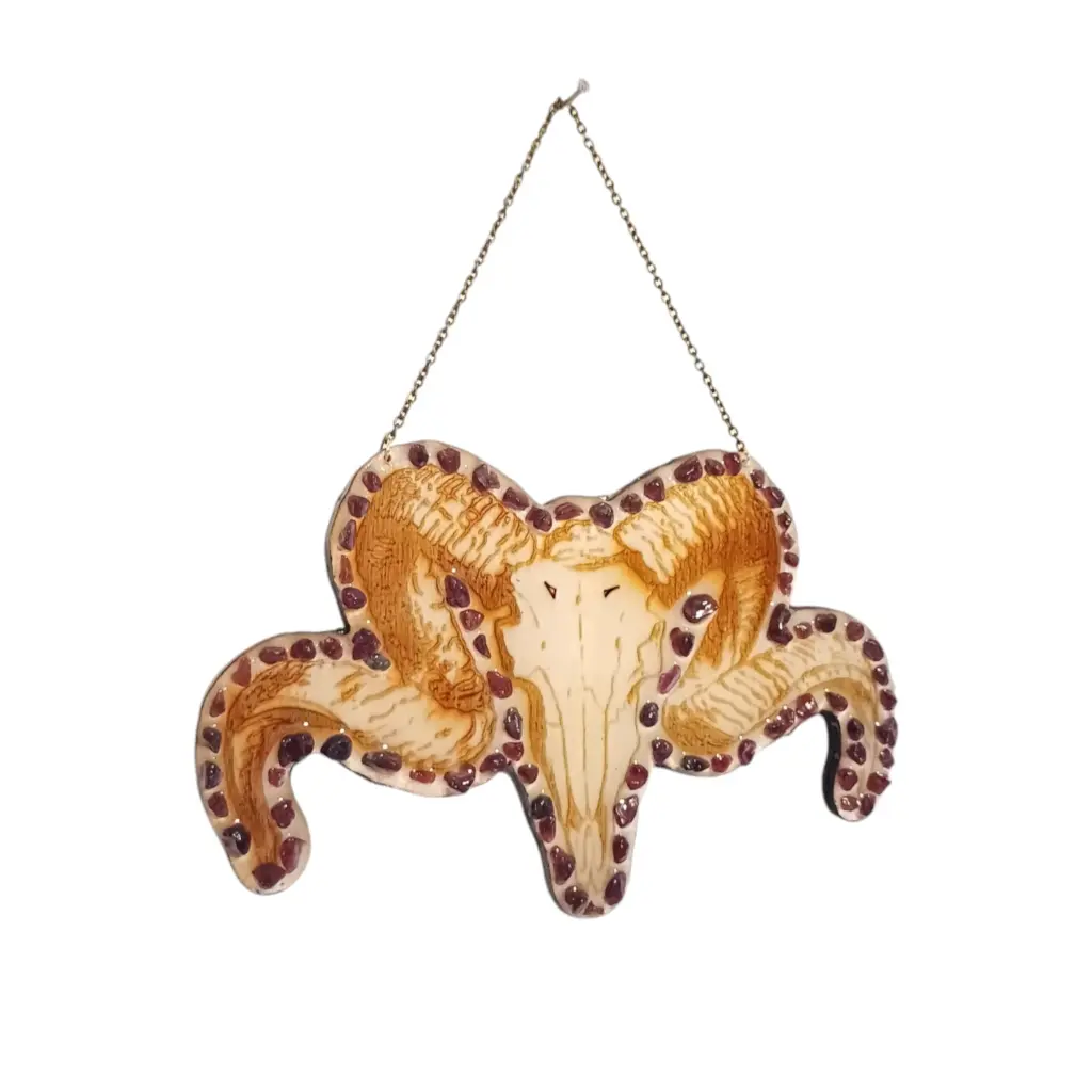 blacksoulcreations-decoration-en-bois-crane-de-belier-avec-pierres-naturelles