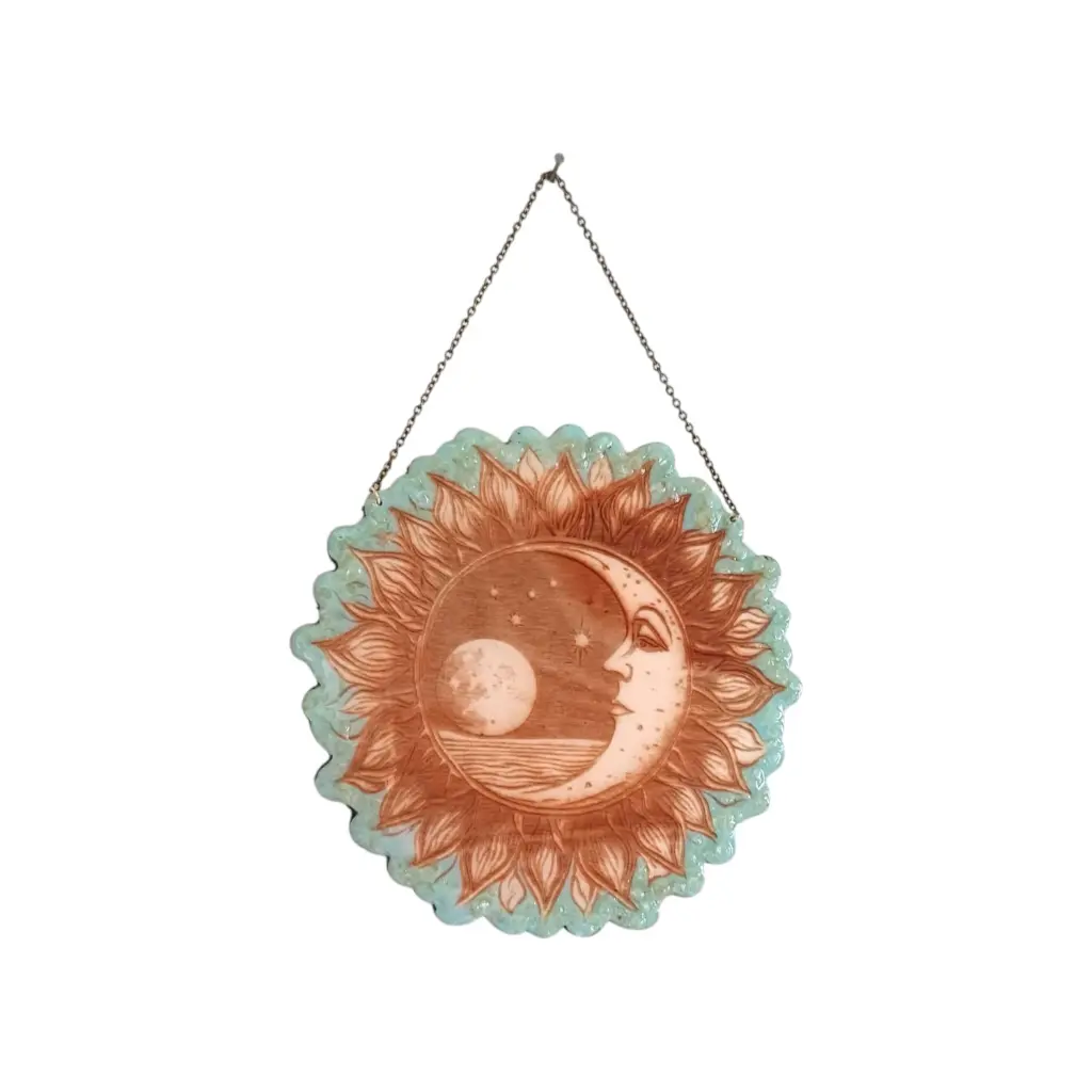 blacksoulcreations-lune-en-bois-avec-pierres-naturelles