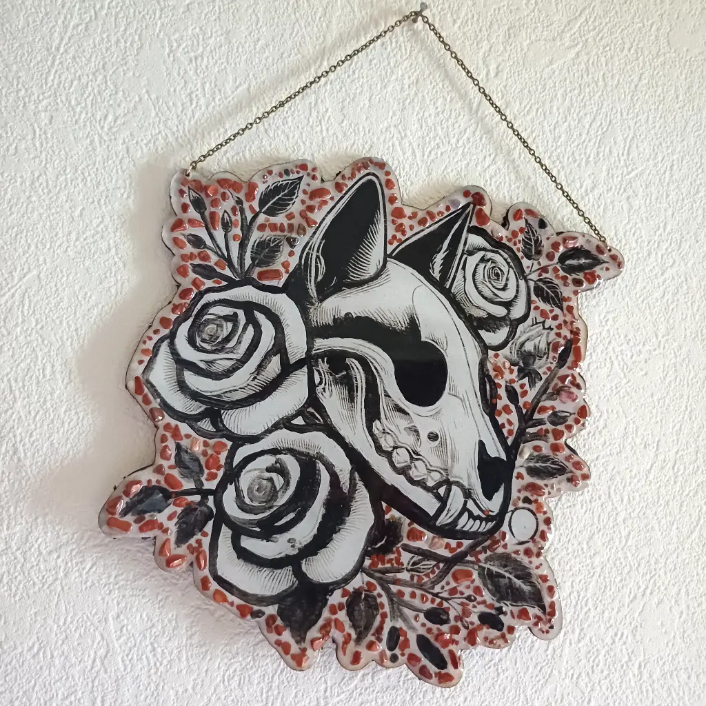 blacksoulcreations-decoration-crane-de-renard-en-bois-avec-pierres-naturelles