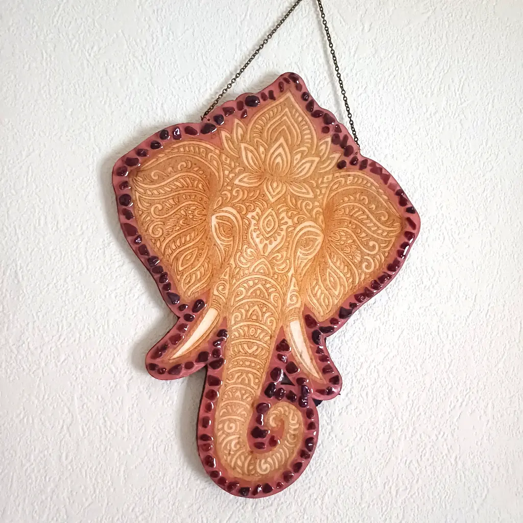 blacksoulcreations-decoration-tete-elephant-en-bois-avec-pierres-naturelles
