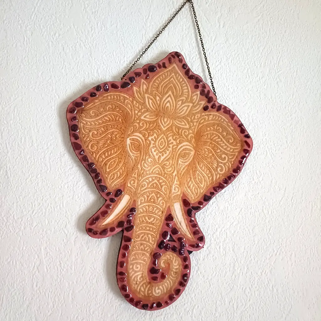 blacksoulcreations-decoration-tete-elephant-en-bois-avec-pierres-naturelles
