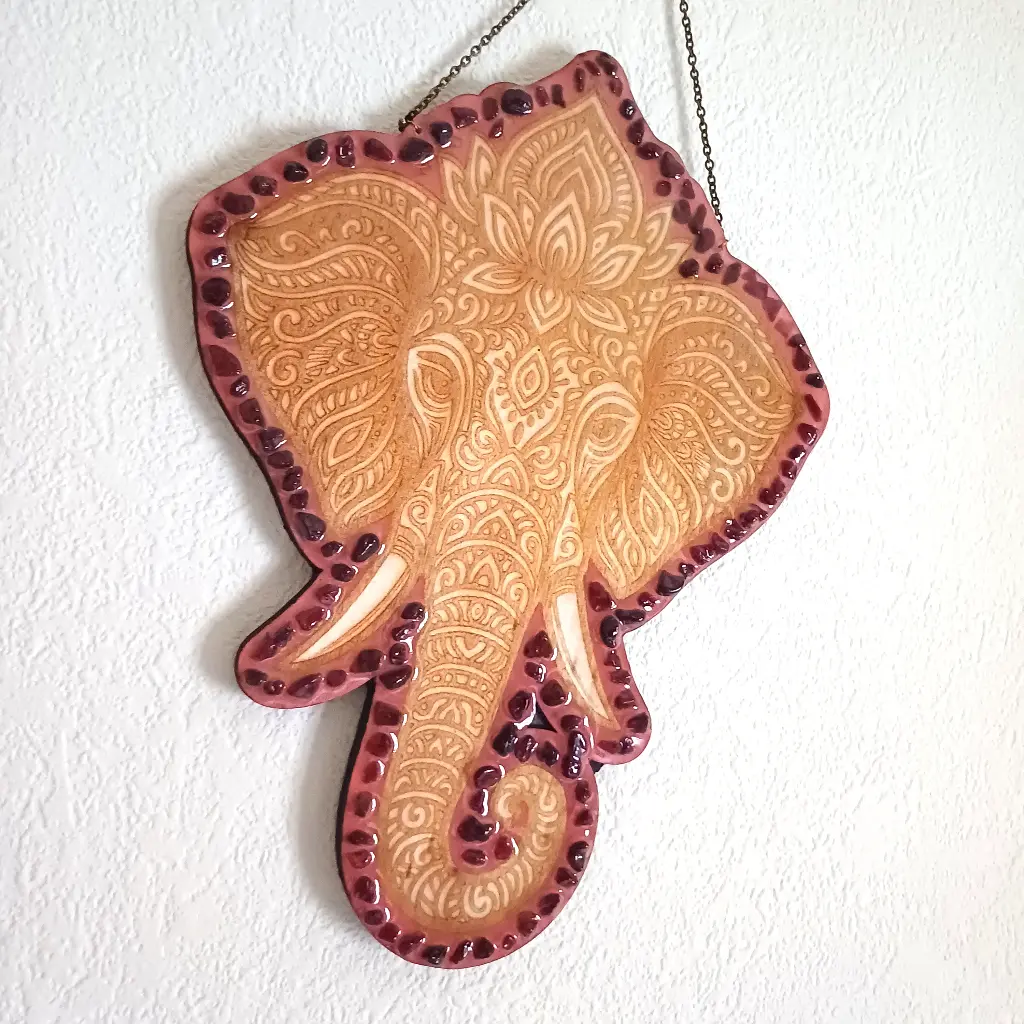blacksoulcreations-decoration-tete-elephant-en-bois-avec-pierres-naturelles