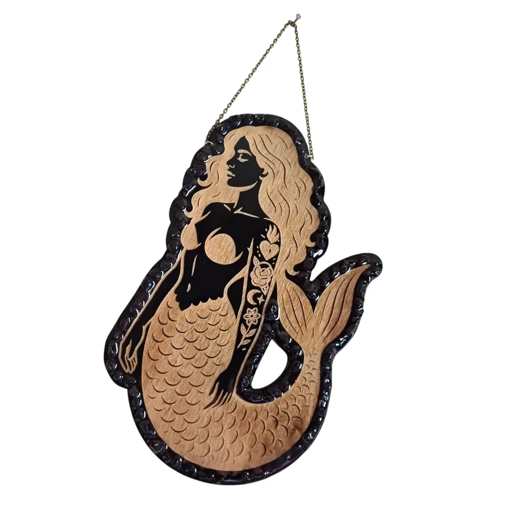 blacksoulcreations-decoration-sirene-en-bois-avec-pierres-naturelles