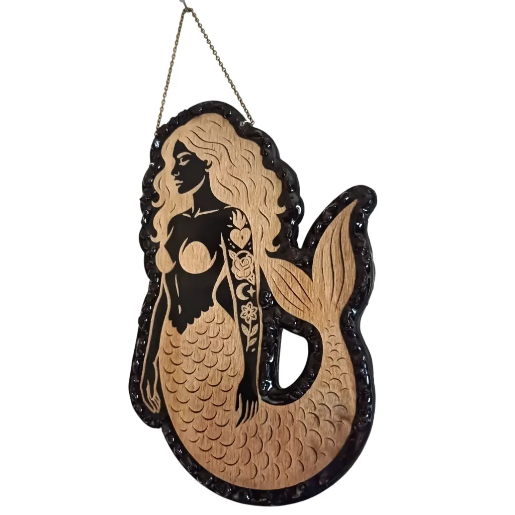 blacksoulcreations-decoration-sirene-en-bois-avec-pierres-naturelles