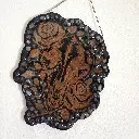 blacksoulcreations-decoration-crane-de-loup-en-bois-avec-pierres-naturelles