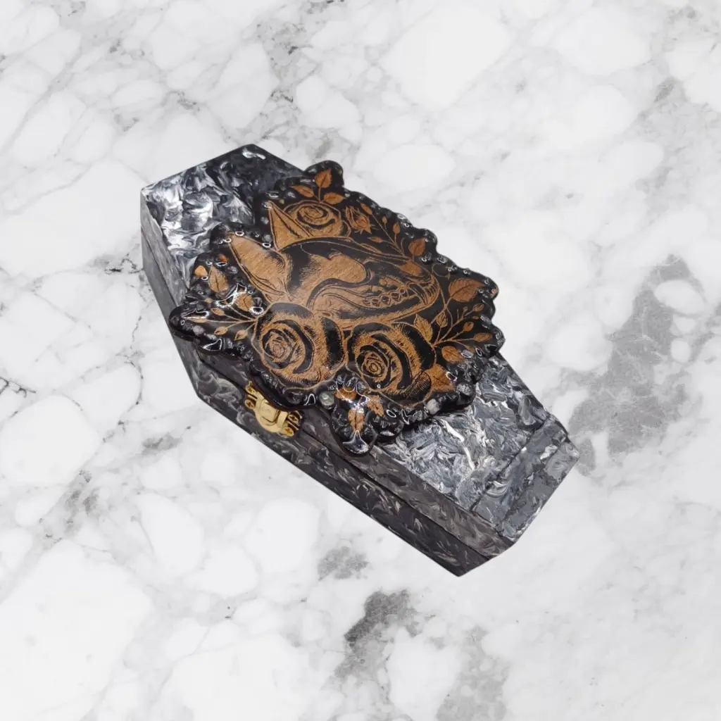 blacksoulcreations-coffre-bijoux-cercueil-renard-bois-pierres-naturelles
