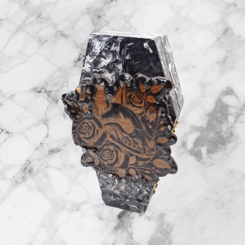 blacksoulcreations-coffre-bijoux-cercueil-renard-bois-pierres-naturelles
