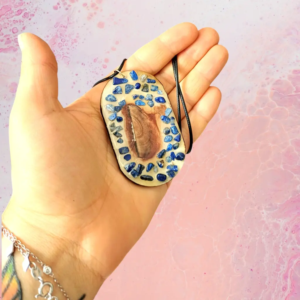 blacksoulcreations-talisman-oeil-bois-pierres-naturelles-lapis-lazuli