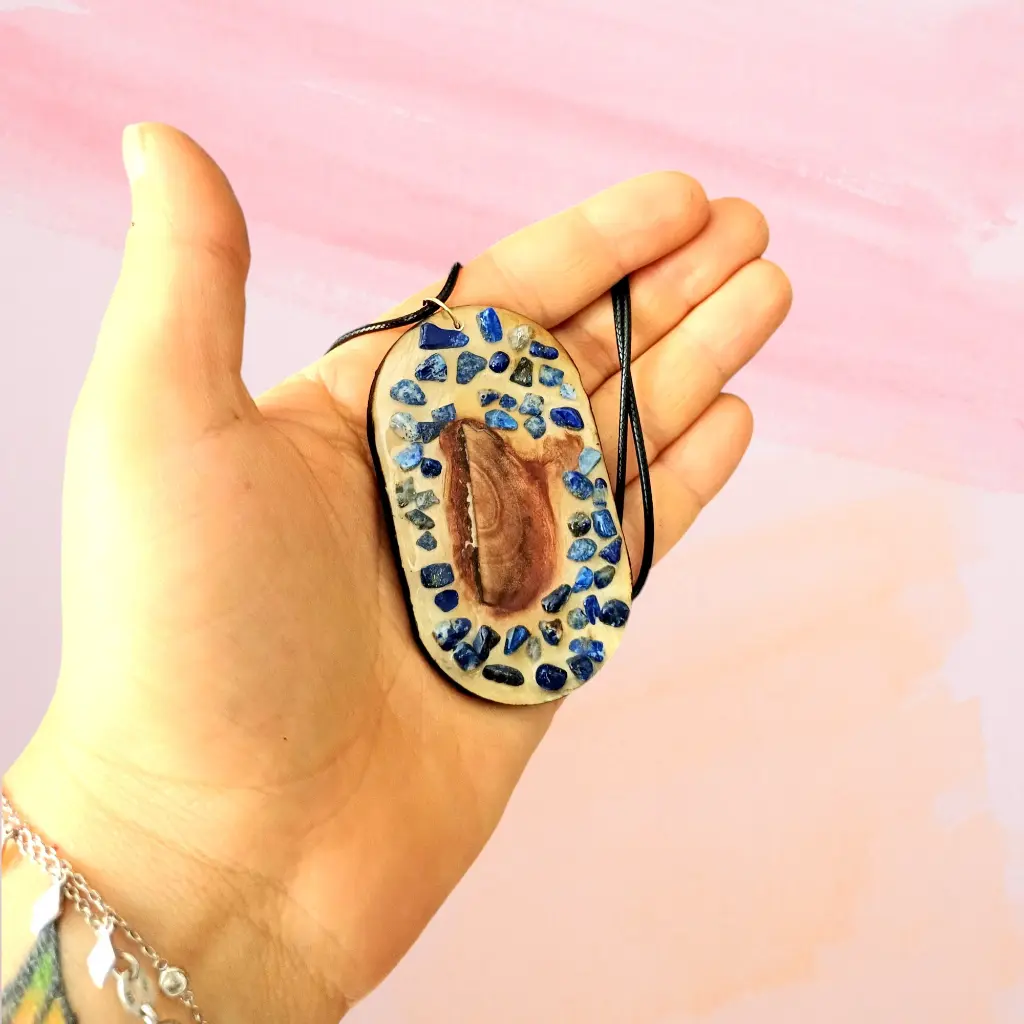 blacksoulcreations-talisman-oeil-bois-pierres-naturelles-lapis-lazuli