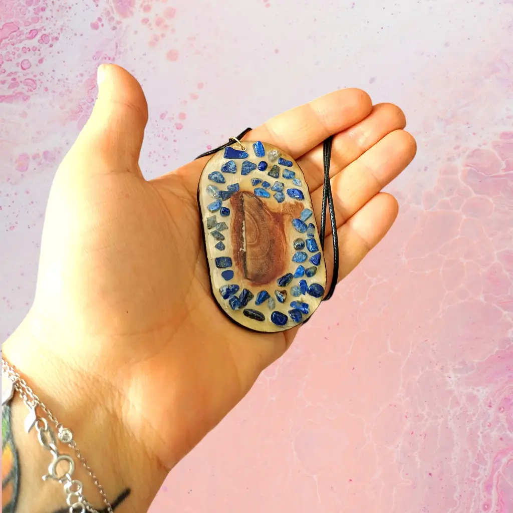 blacksoulcreations-talisman-oeil-bois-pierres-naturelles-lapis-lazuli