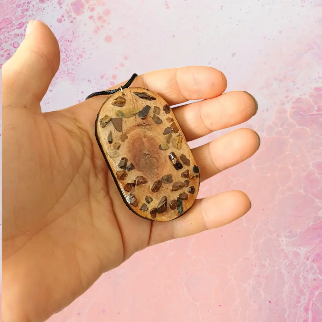 blacksoulcreations-talisman-oeil-bois-pierres-naturelles-oeil-tigre