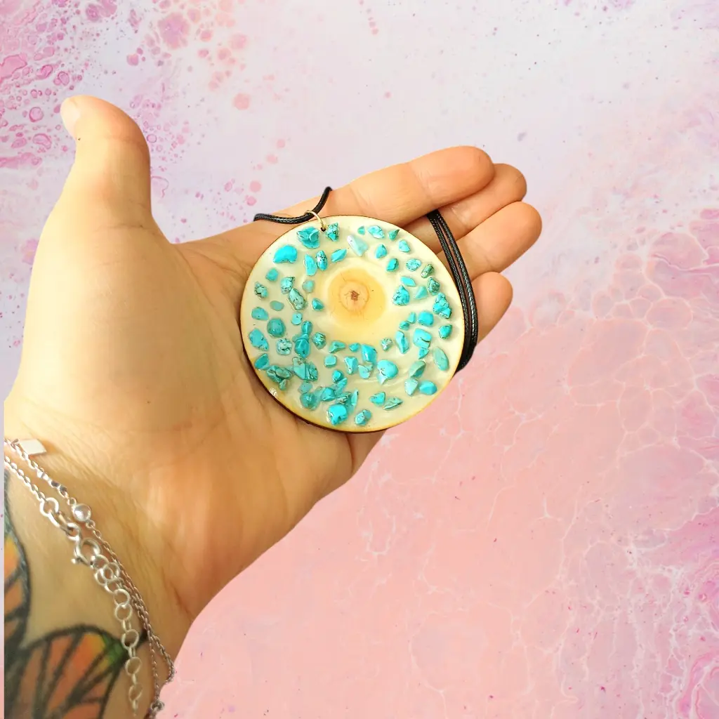 blacksoulcreations-talisman-oeil-bois-pierres-naturelles-turquoise