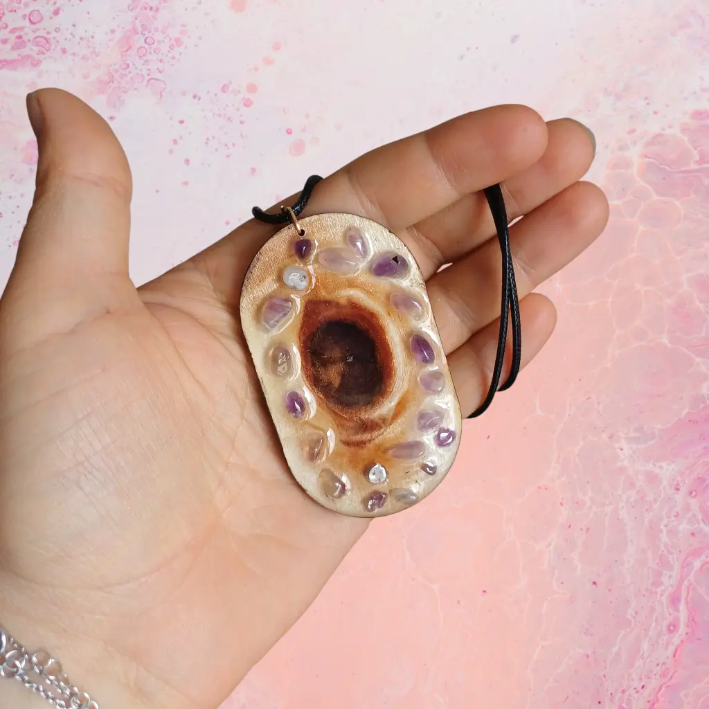 blacksoulcreations-talisman-oeil-bois-pierres-naturelles-amethyste