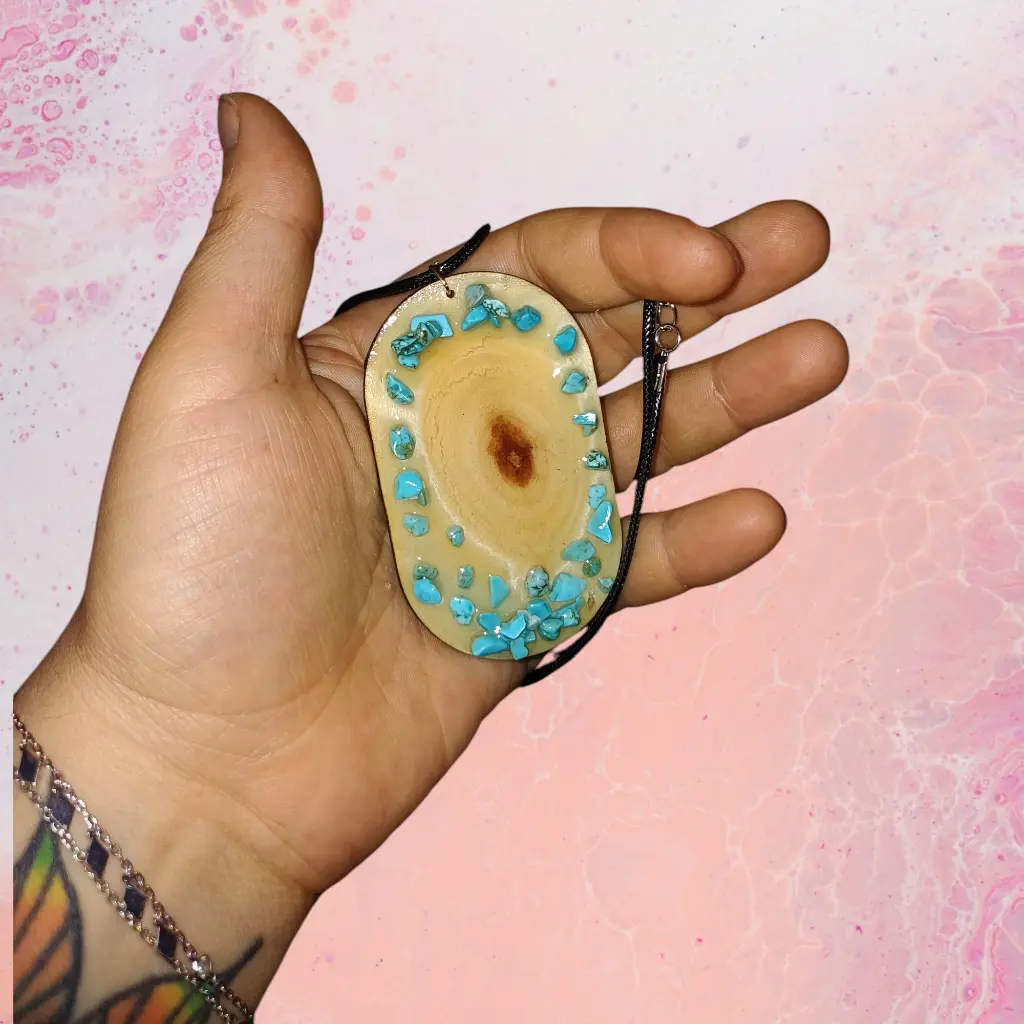 blacksoulcreations-talisman-oeil-bois-pierres-naturelles-turquoise