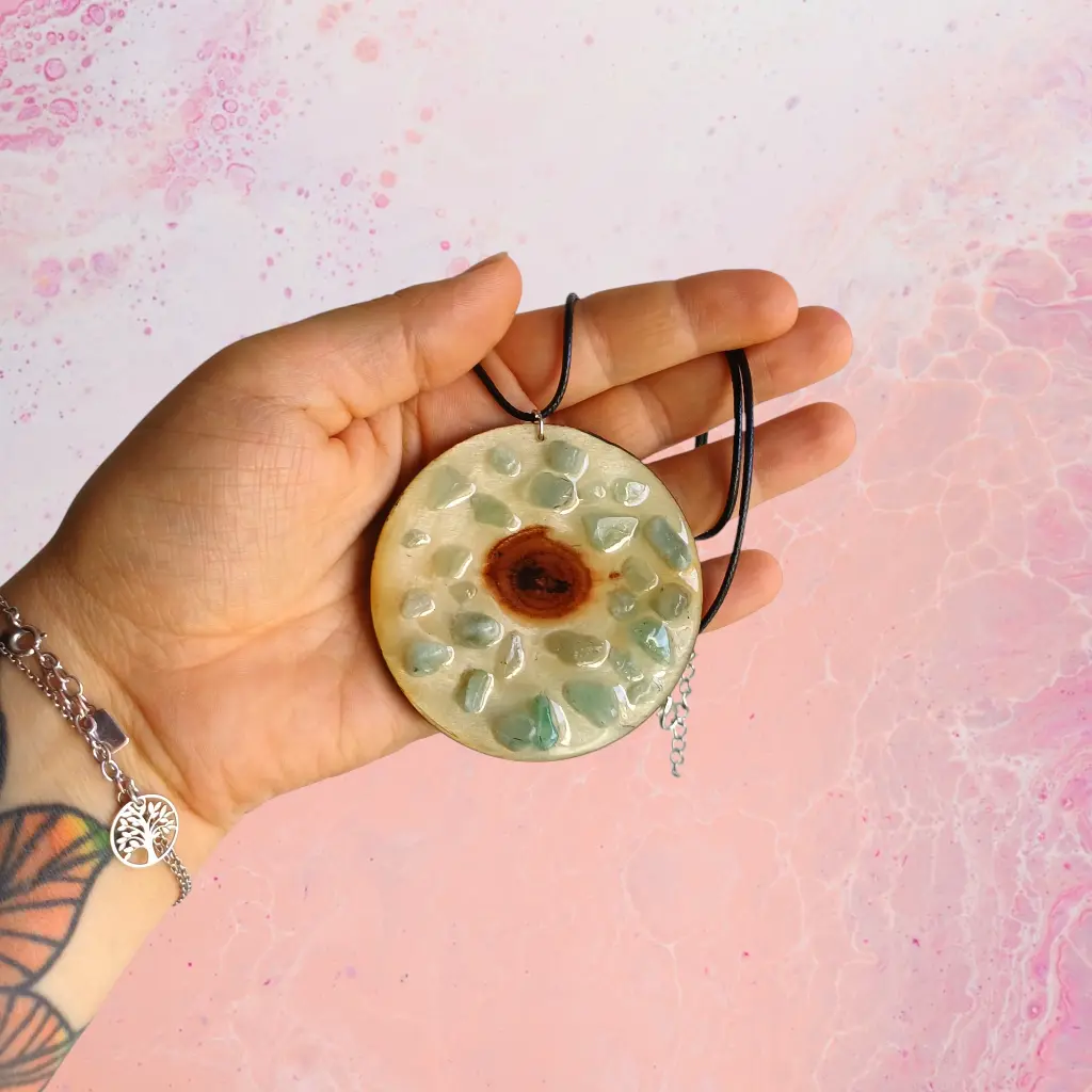 blacksoulcreations-talisman-oeil-bois-pierres-naturelles-aventurine
