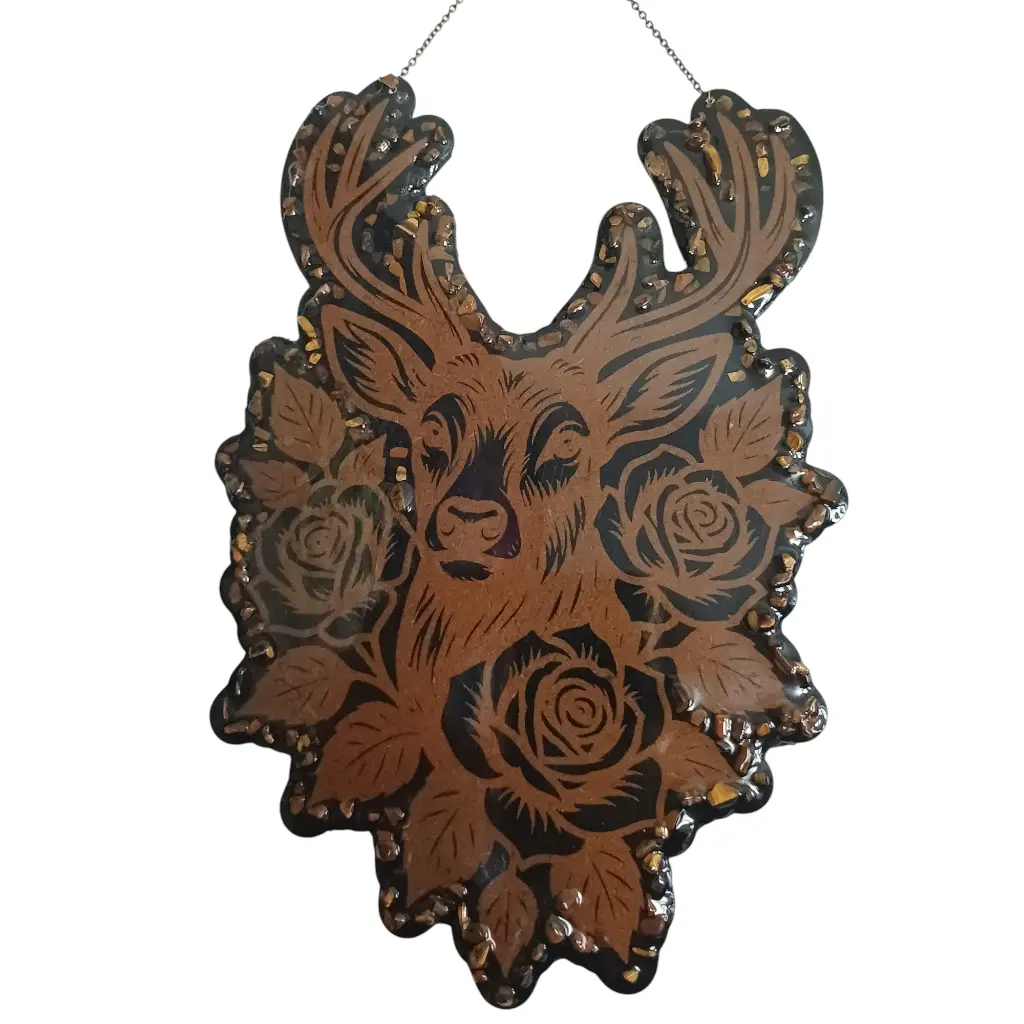 blacksoulcreation-decoration-cerf-en-bois-avec-pierres-naturelles