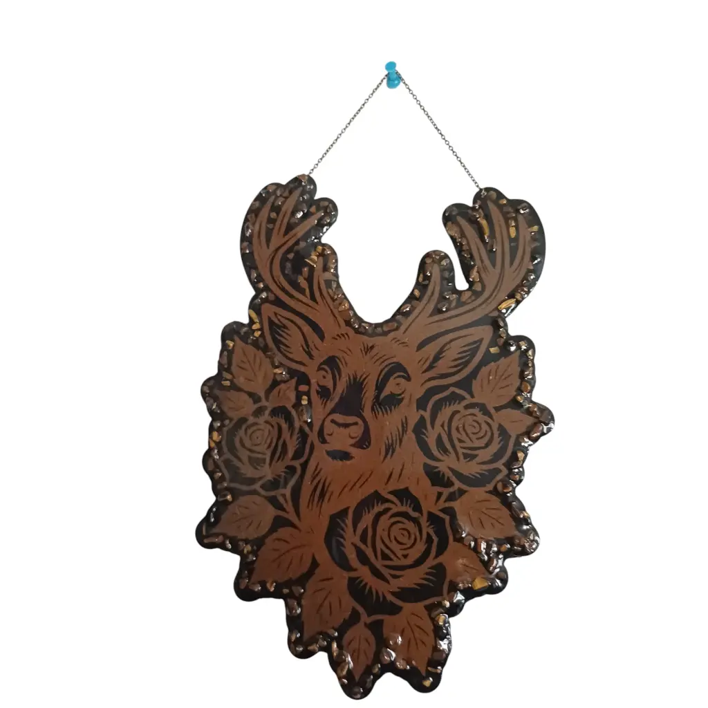 blacksoulcreation-decoration-cerf-en-bois-avec-pierres-naturelles