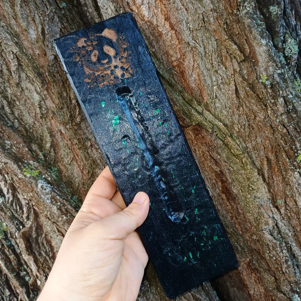 Blacksoulcreations-porte-encens-bois-panda