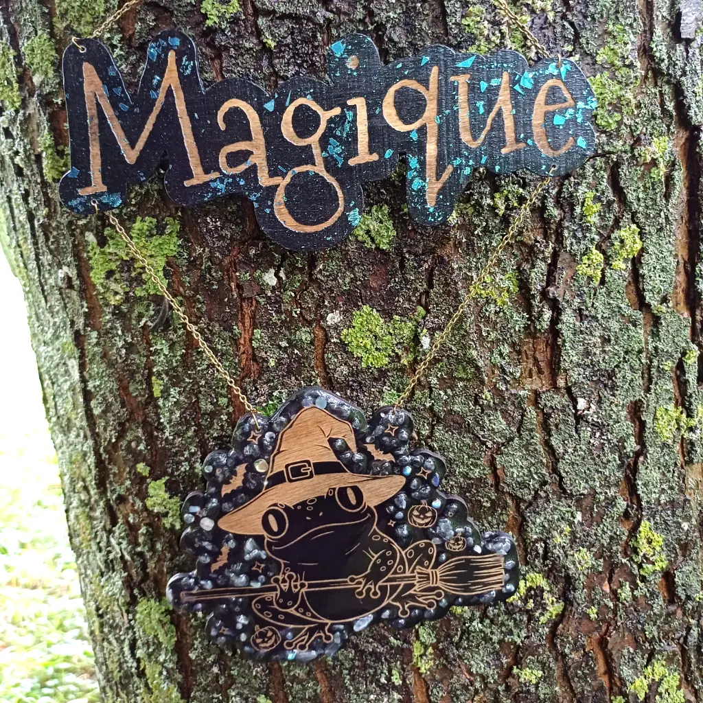 blacksoulcreations-decoration-bois-grenouille-magique-pierres-naturelles