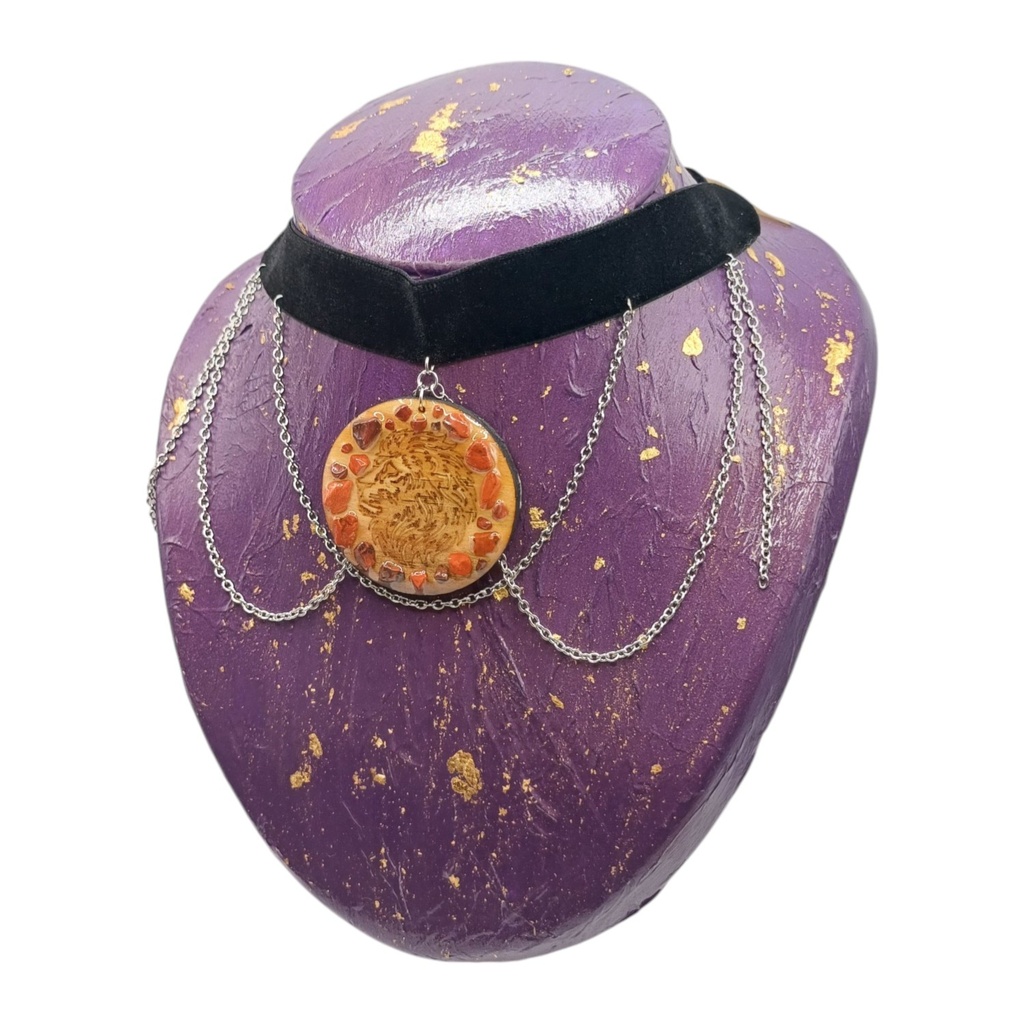 Lion wooden engraved pendant with natural stones