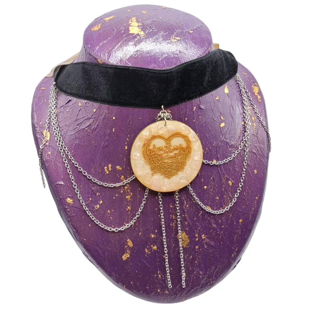 Macabre couple wooden engraved pendant with natural stones