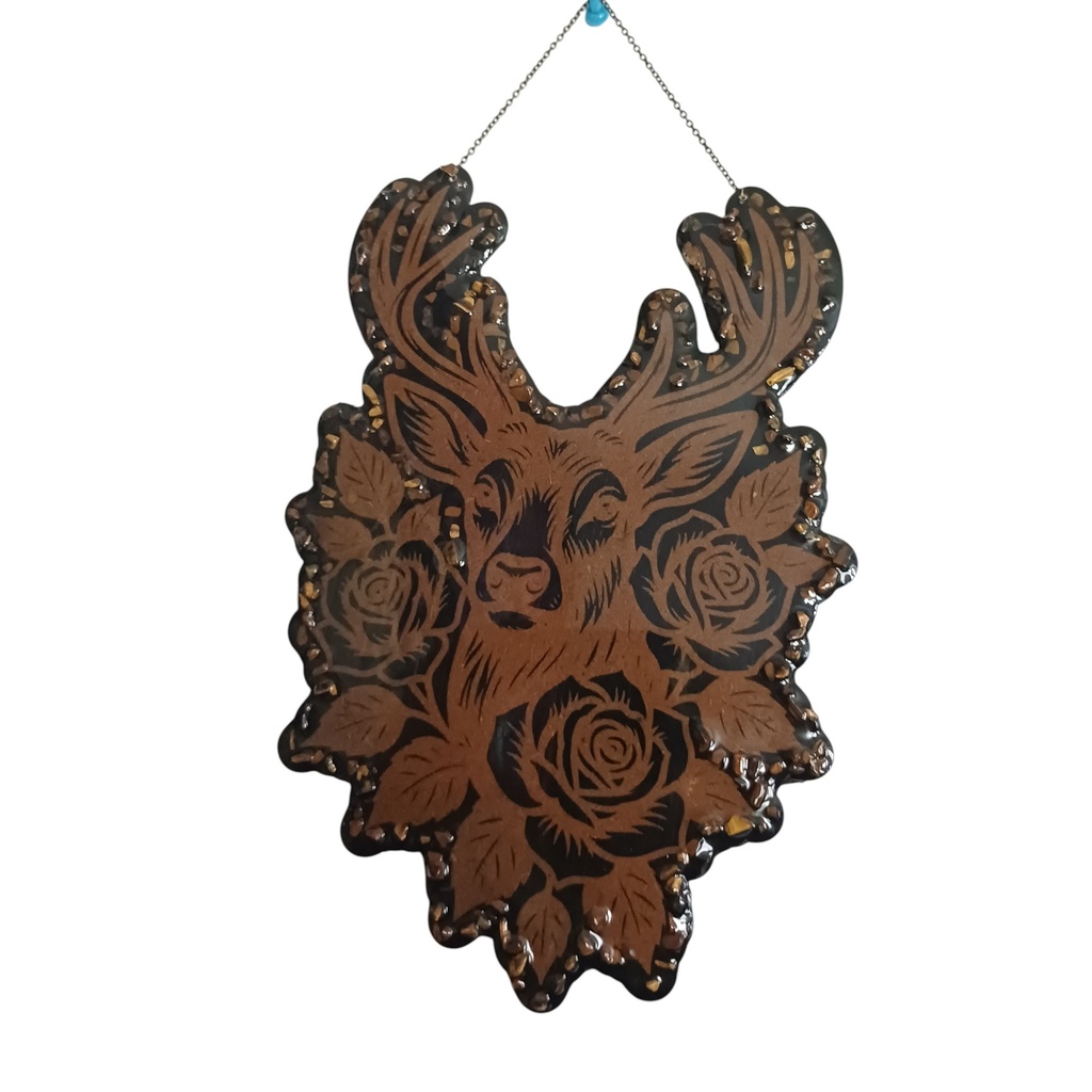Deer wooden decoration with natural stones