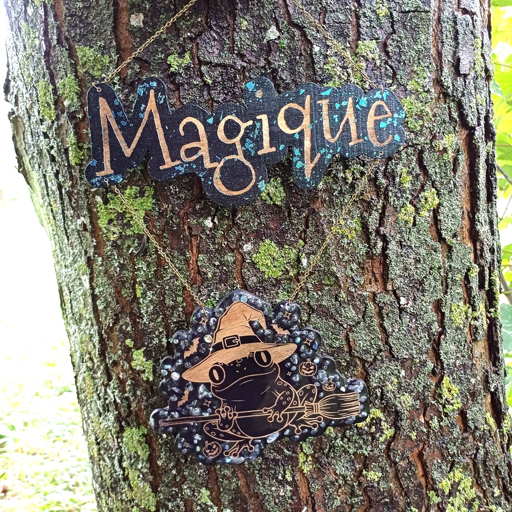 Wooden frog decoration with natural stones 