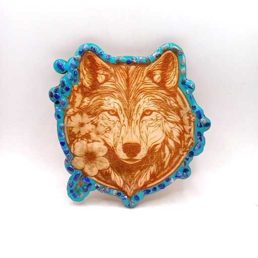 Décoration en bois tête de loup et pierres naturelles 