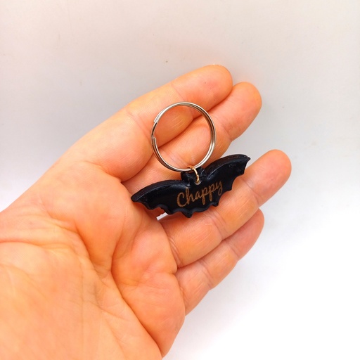 Médaillon gravé chauve-souris pour chat en bois