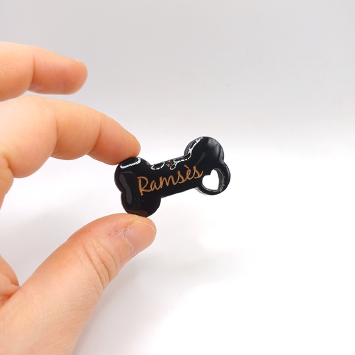 Médaillon gravé pour chien en bois noir 